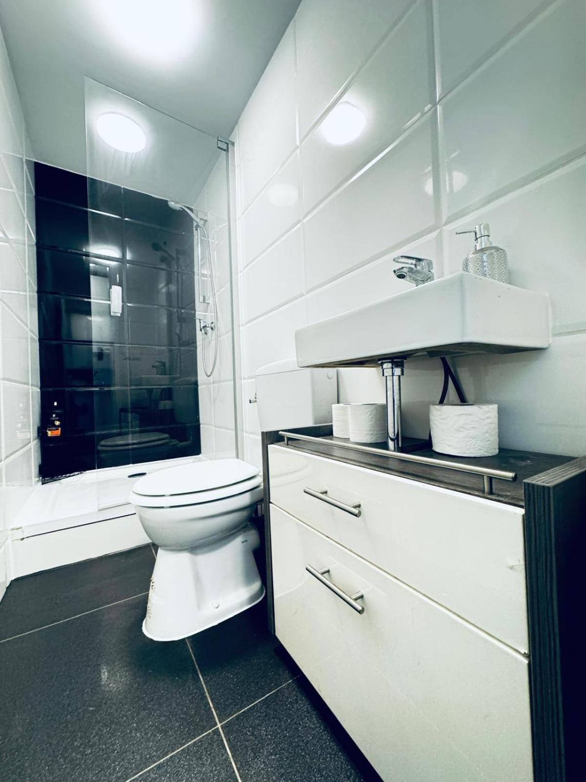For 3 People, 15 Minutes To Rathausplatz Appartement Wenen